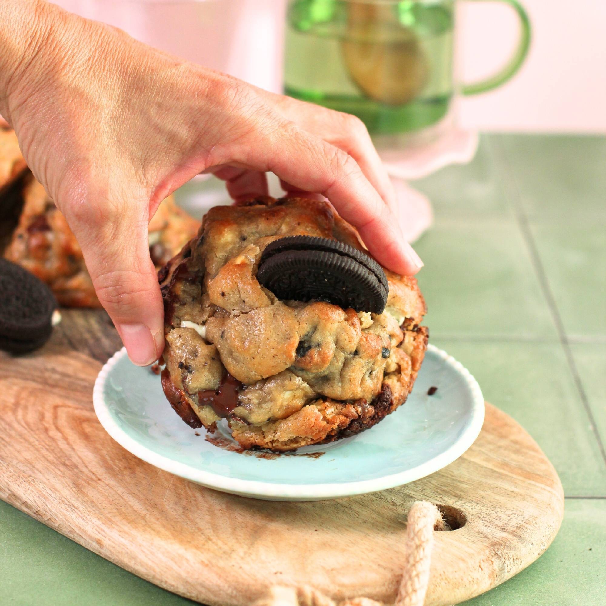 Cookies & Cream| NY Cookie con Oreos, Chocolate con leche y Chocolate blanco