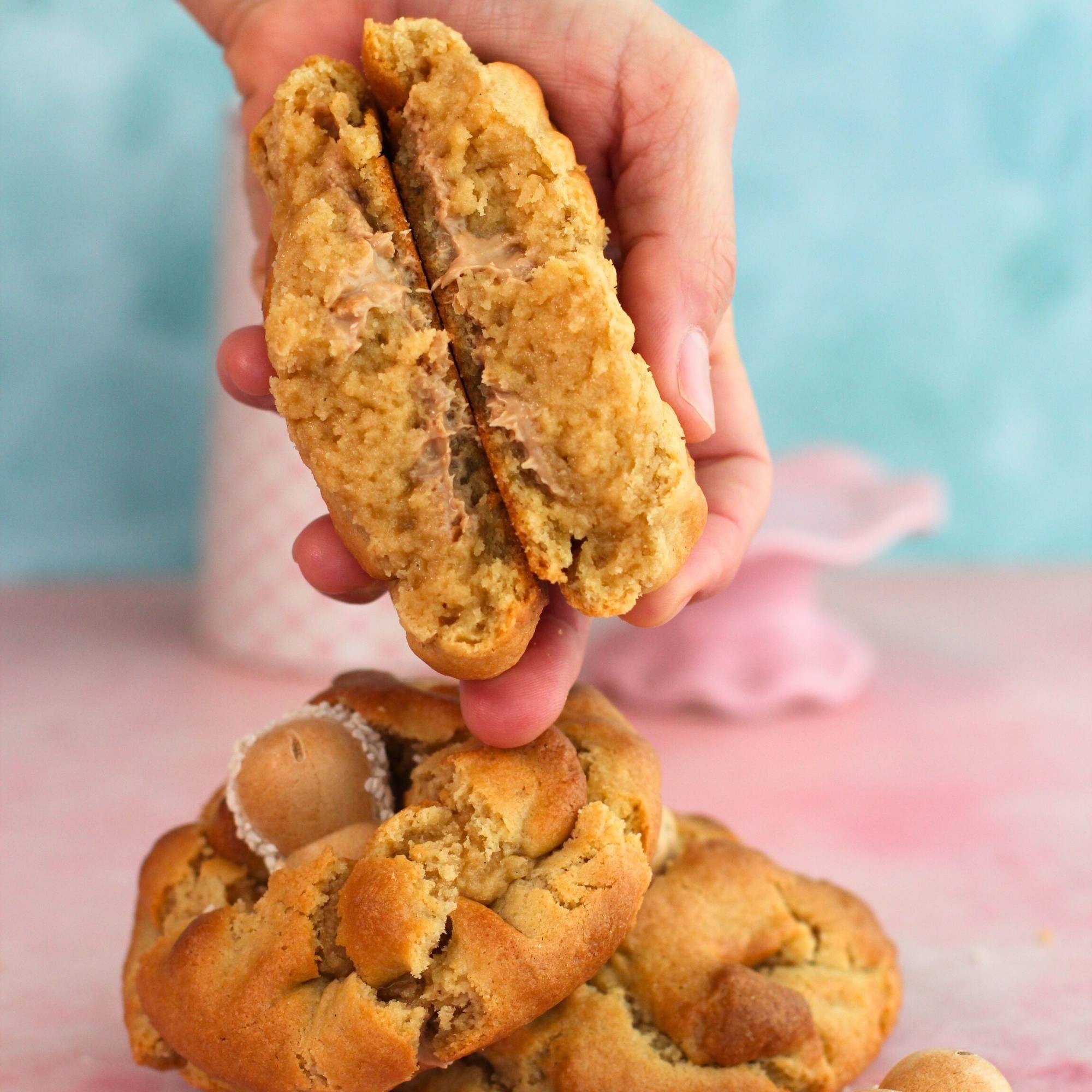 HippoNella| Masa de vainilla con relleno de crema de avellana y barquillo crujiente