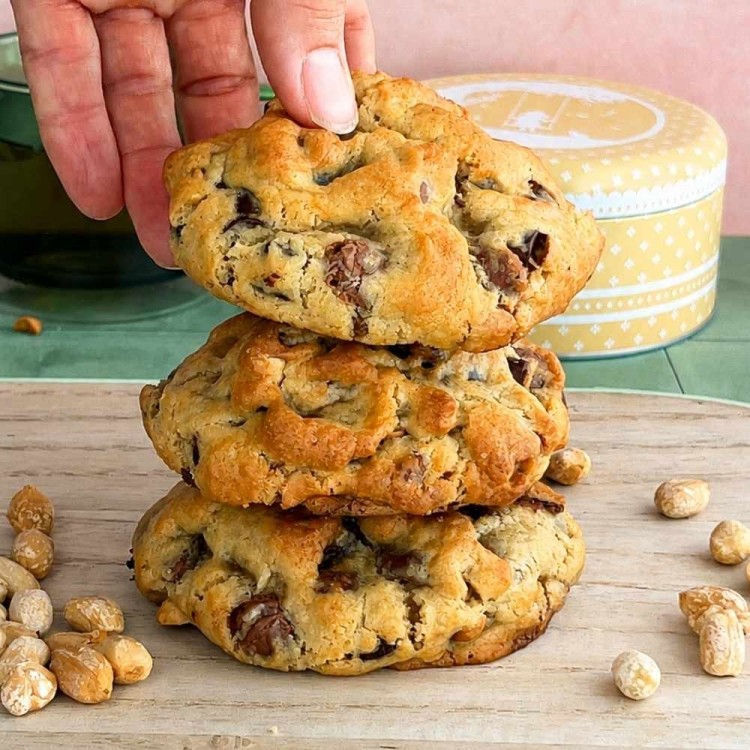 Peanut Choc NY Cookie de masa de vainilla con cacahuetes tostados, Chocolate negro y Chocolate con leche 1
