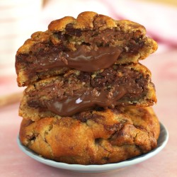 ChocoNella | NY Cookie con remolinos y relleno de Nutella, avellanas y Chocolate