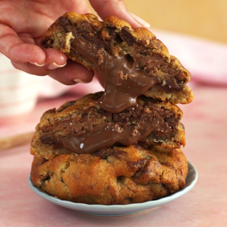 ChocoNella | NY Cookie con remolinos y relleno de Nutella, avellanas y Chocolate