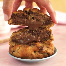 ChocoNella | NY Cookie con remolinos y relleno de Nutella, avellanas y Chocolate